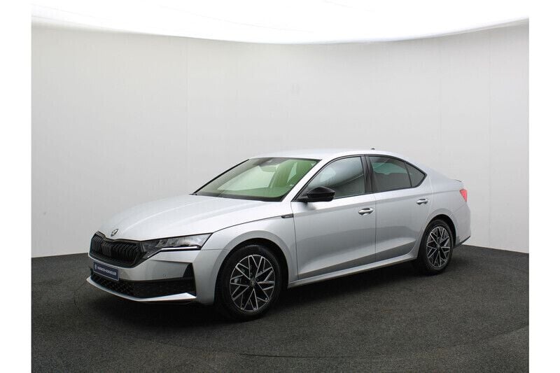 Grijs Nieuw 2025 Skoda Octavia Business Line Hatchback | € 43.490 (Eerlijke prijs) - Afbeelding 1/4