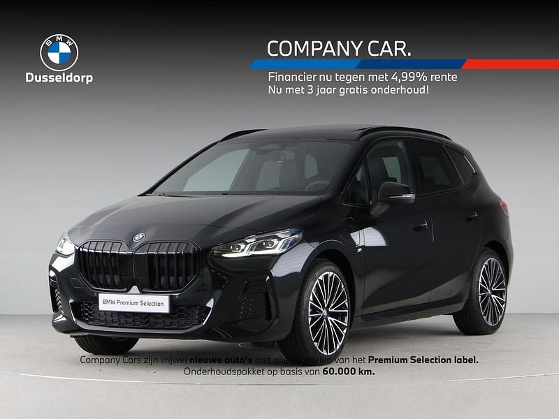 Saphirschwarz metallic (donker zwart metallic) Gebruikt 2025 BMW 230e Active Tourer Comfort Edition MPV | € 54.900 - Afbeelding 1/4