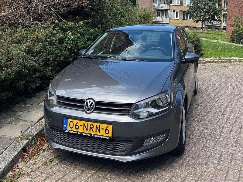 Grijs Gebruikt 2010 VW Polo Comfortline Hatchback | € 6.250 (Eerlijke prijs) - Afbeelding 1/4