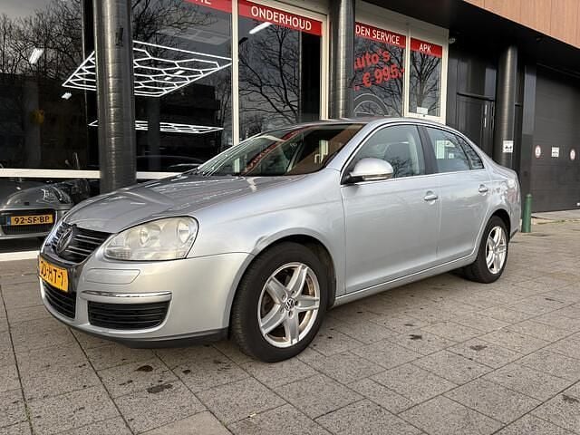 Occasion VW Jetta Comfortline 122 PK (89 kW) 2009 Grijs Sedan