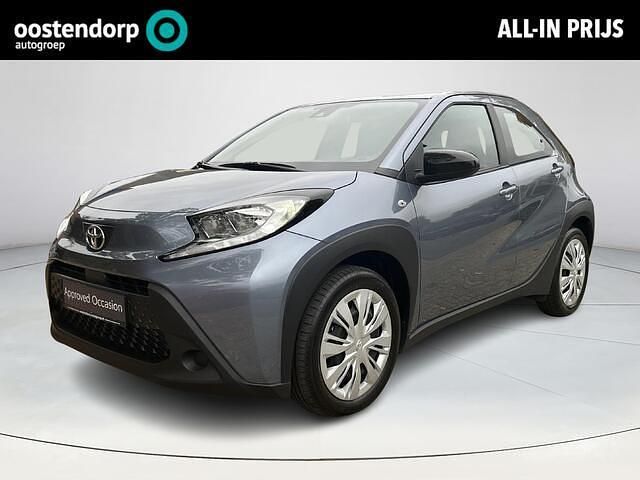Grijs Gebruikt 2024 Toyota Aygo X Play SUV | € 21.950 - Afbeelding 1/4