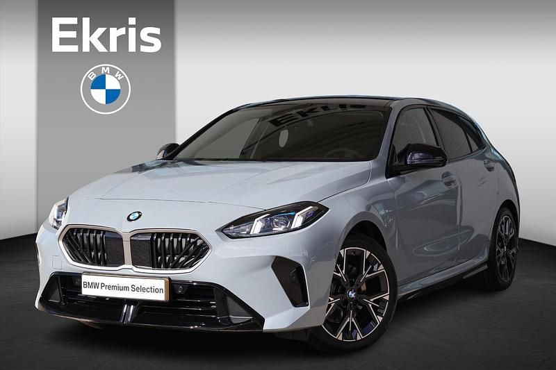 Grijs Gebruikt 2025 BMW 120 M Sport Hatchback | € 49.922 - Afbeelding 1/4