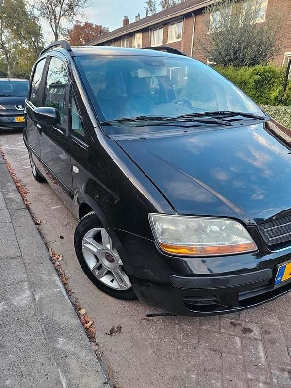 Gebruikt 2004 Fiat Idea MPV | € 1.000 (Eerlijke prijs) - Afbeelding 1/4
