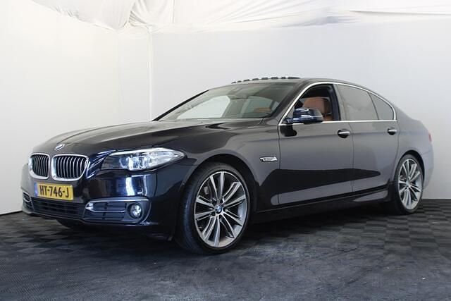 Zwart Gebruikt 2015 BMW 520 Sedan | € 16.999 (Eerlijke prijs) - Afbeelding 1/4