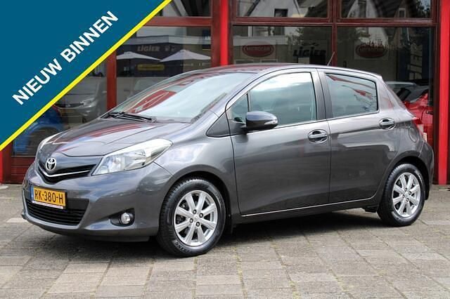 Grijs Gebruikt 2014 Toyota Yaris Hatchback | € 9.950 (Eerlijke prijs) - Afbeelding 1/4