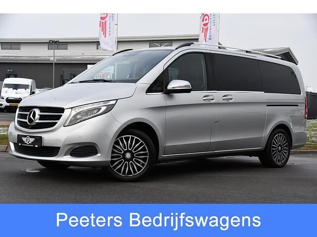 Zilver (metallic) Occasion 2017 Mercedes V250 Avantgarde Edition MPV | € 30.995 (Iets duurder) - Afbeelding 1/4