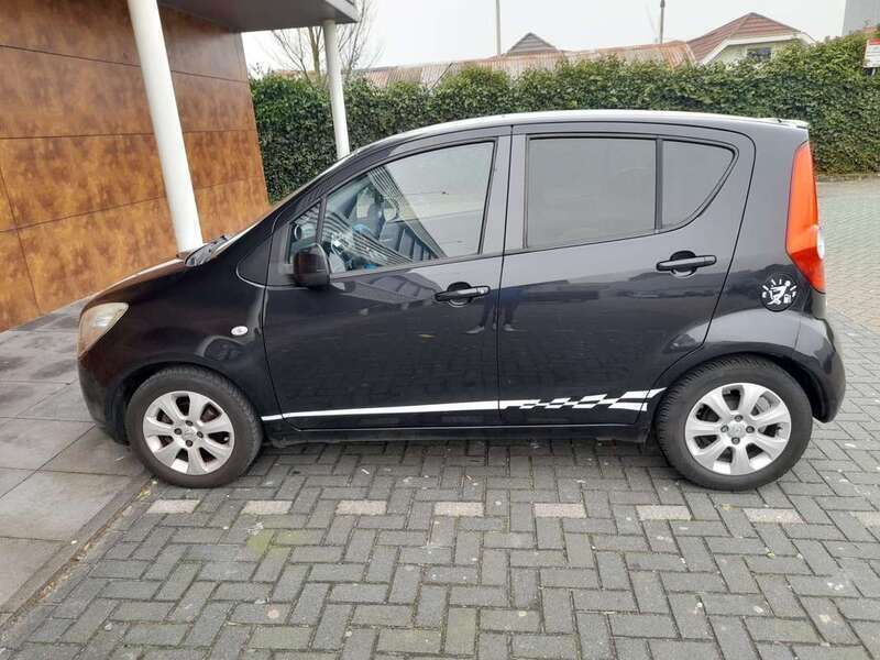 Zwart Gebruikt 2009 Opel Agila Edition Stationwagen | € 2.700 (Iets duurder) - Afbeelding 1/4