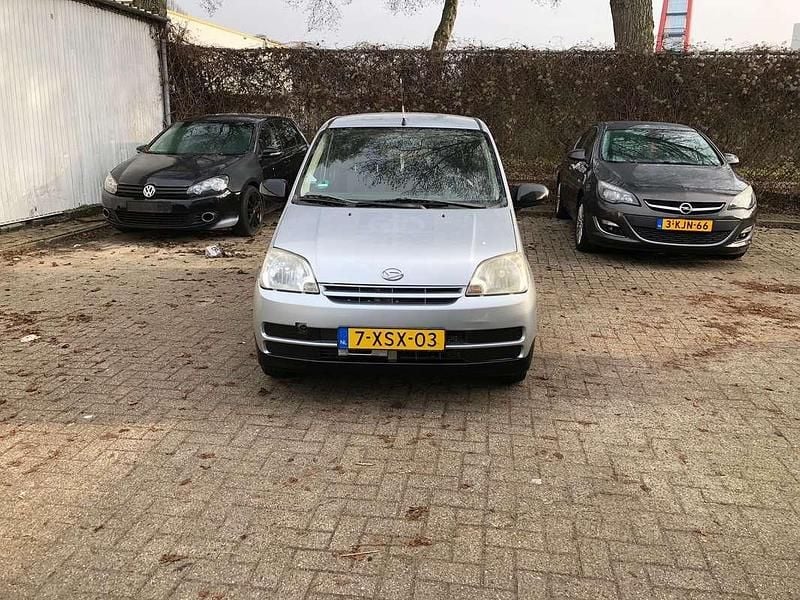 Grijs Occasion 2006 Daihatsu Cuore Hatchback | € 1.350 (Eerlijke prijs) - Afbeelding 1/4