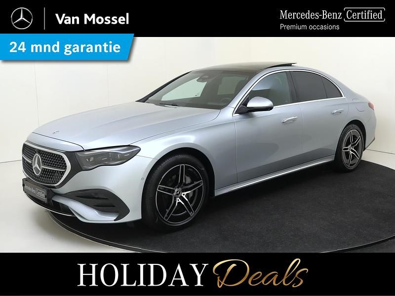 Grijs Gebruikt 2025 Mercedes E300 AMG line Sedan | € 64.945 - Afbeelding 1/4