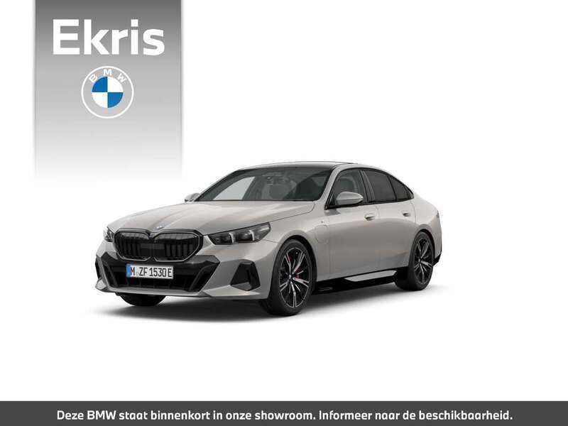 Grijs Nieuw 2025 BMW 530e M Sport Sedan | € 90.185 (Duur) - Afbeelding 1/4