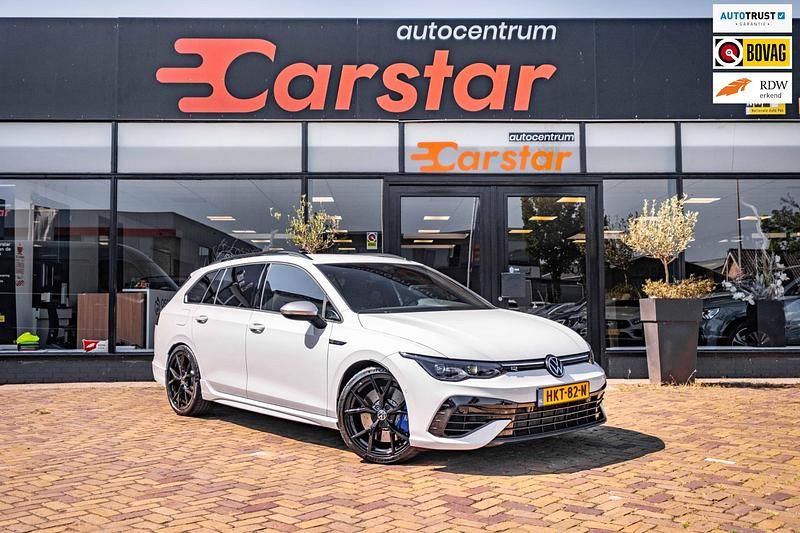 Wit Gebruikt 2023 VW Golf VIII R Stationwagen | € 44.950 (Iets duurder) - Afbeelding 1/4