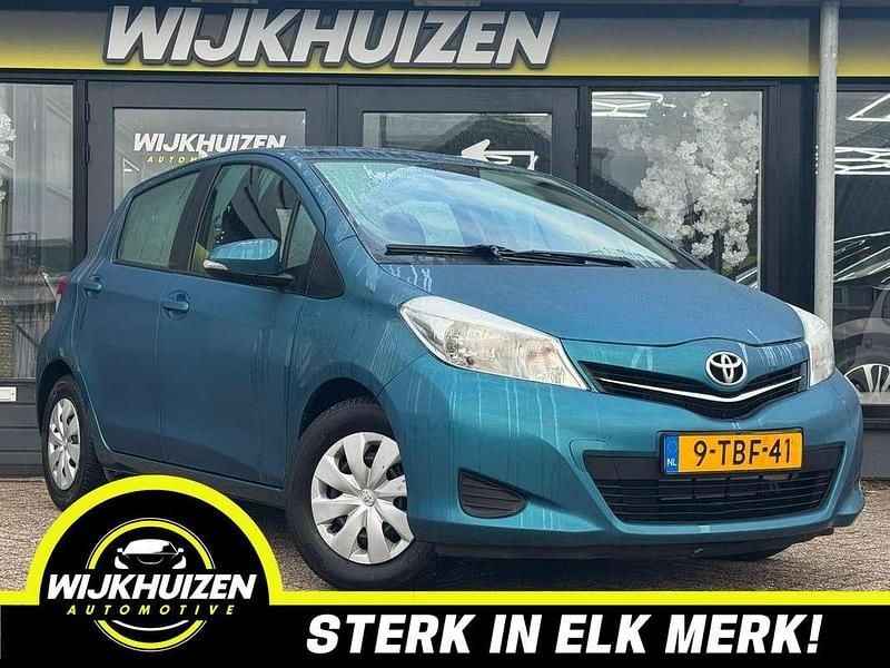 Groen Gebruikt 2014 Toyota Yaris Hatchback | € 5.950 (Goede deal) - Afbeelding 1/4