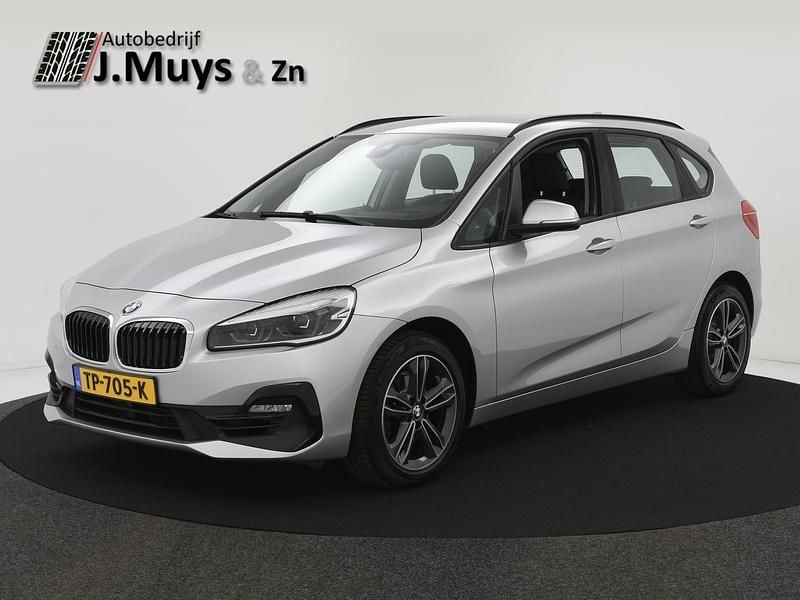 Grijs Gebruikt 2018 BMW 218 Executive Stationwagen | € 21.985 (Eerlijke prijs) - Afbeelding 1/4