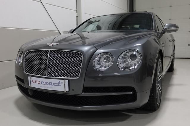 Occasion Bentley Flying Spur Mulliner 509 PK (374 kW) 2015 Grijs, metallic lak Sedan