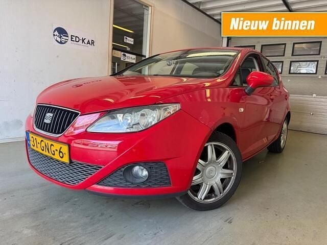 Rood, andere lak Gebruikt 2008 Seat Ibiza Stylance Hatchback | € 3.295 (Eerlijke prijs) - Afbeelding 1/4
