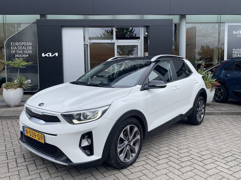 Wit Gebruikt 2020 Kia Stonic SUV | € 20.945 (Iets duurder) - Afbeelding 1/4