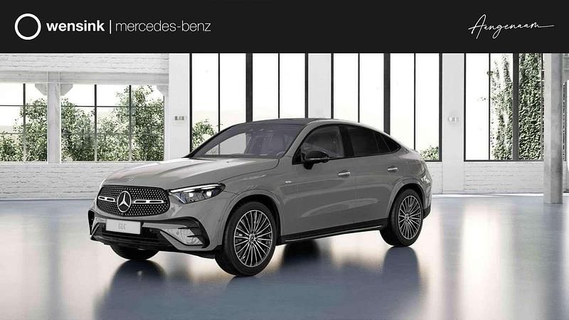 Grijs Nieuw 2025 Mercedes GLC300e Sport Edition Coupé | € 99.660 - Afbeelding 1/4
