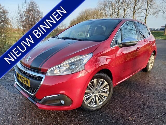 Occasion Peugeot 208 Allure 111 PK (81 kW) 2019 Rood Hatchback
