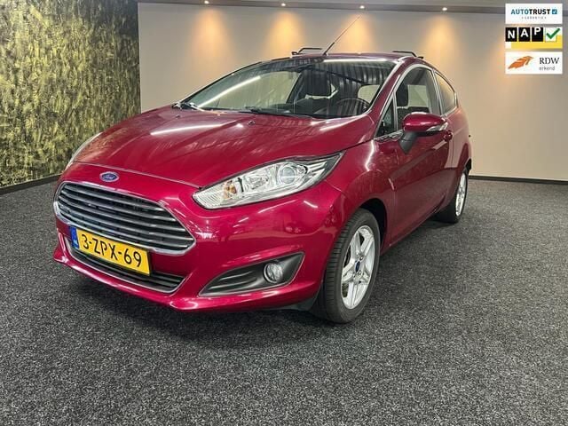Occasion Ford Fiesta Titanium 80 PK (58 kW) 2015 Rood Hatchback