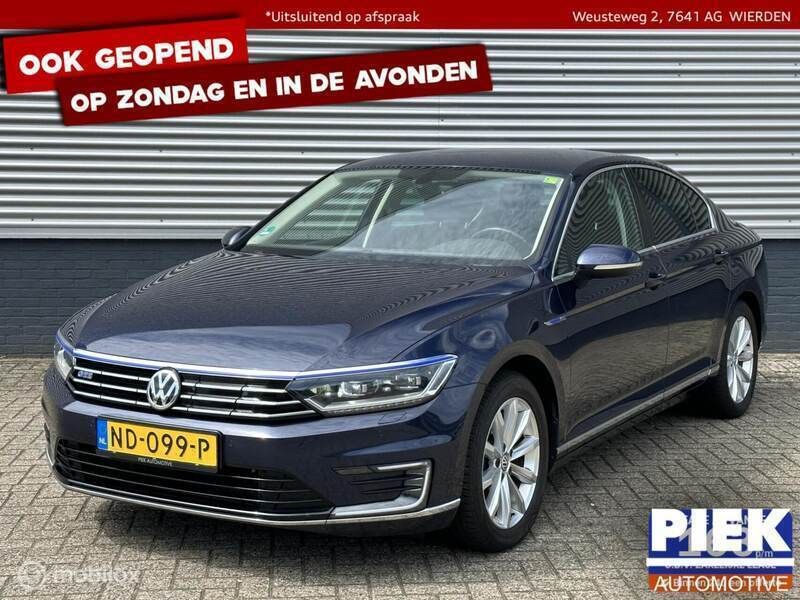 Blauw Gebruikt 2016 VW Passat Highline Sedan | € 11.999 (Iets duurder) - Afbeelding 1/3