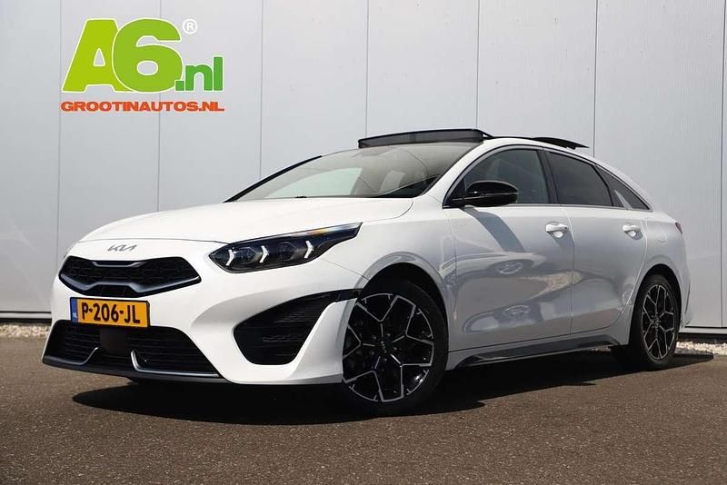 (hw2) deluxe white m Gebruikt 2022 Kia ProCeed GT-Line Hatchback | € 26.999 (Eerlijke prijs) - Afbeelding 1/4