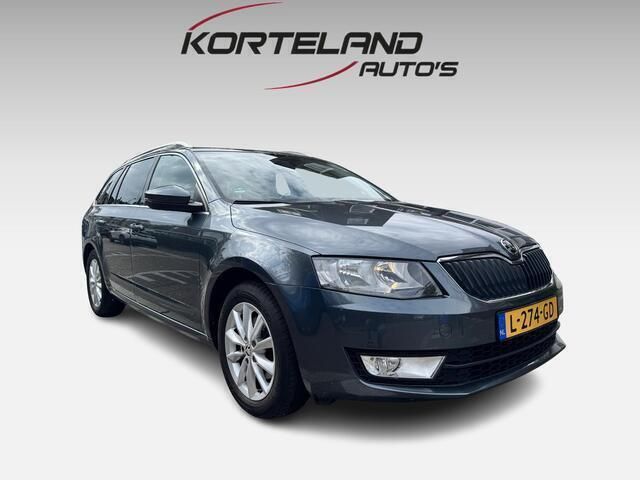 Grijs Gebruikt 2016 Skoda Octavia Business Line Stationwagen | € 13.950 (Iets duurder) - Afbeelding 1/4