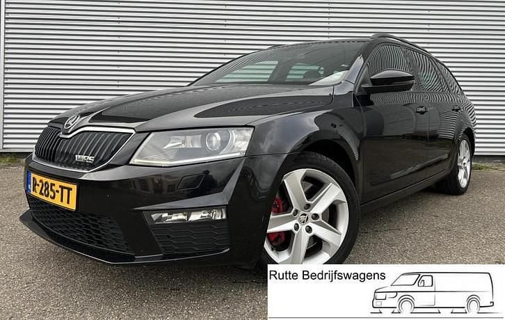 Zwart Occasion 2015 Skoda Octavia RS Stationwagen | € 12.995 (Eerlijke prijs) - Afbeelding 1/4