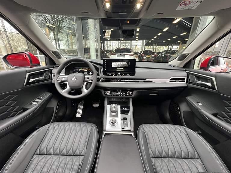 Nieuw Mitsubishi Outlander P-HEV Instyle 306 PK (225 kW) 2026 P62 red diamond m SUV