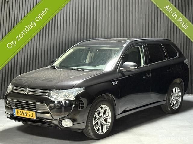 Zwart Gebruikt 2013 Mitsubishi Outlander SUV | € 11.999 (Iets duurder) - Afbeelding 1/4