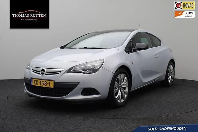 Wit Gebruikt 2012 Opel Astra GTC Design Edition Hatchback | € 7.250 (Iets duurder) - Afbeelding 1/4