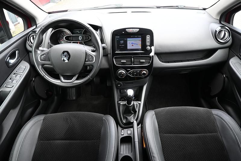 Occasion Renault Clio IV Intens 90 PK (66 kW) 2017 Rood Hatchback