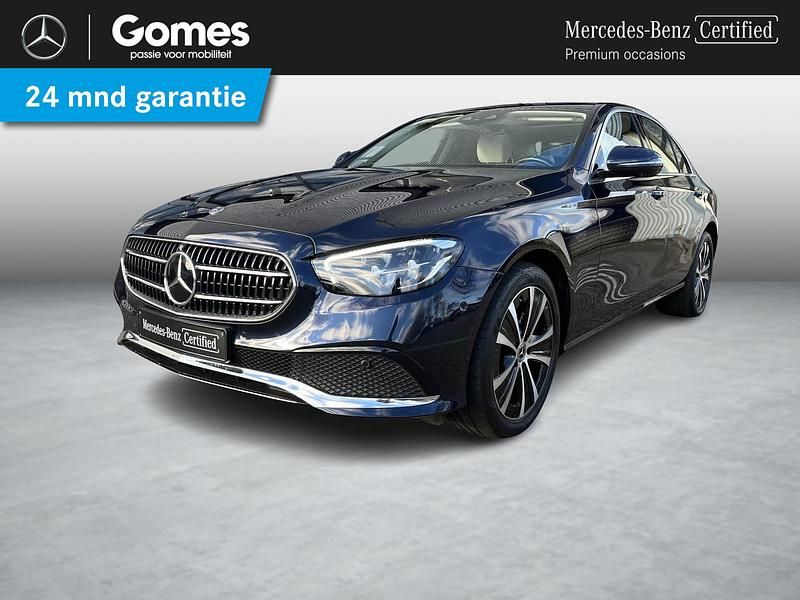 Blauw Gebruikt 2023 Mercedes E300 Luxury Sedan | € 46.950 (Goede deal) - Afbeelding 1/4