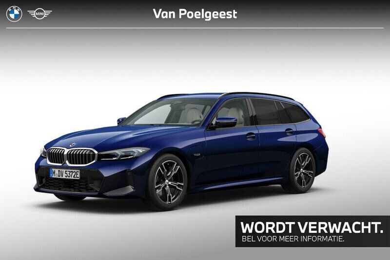 Bmw individual tansanit metallic (blauw metallic) Gebruikt 2022 BMW 330e M Sport Stationwagen | € 43.900 (Iets duurder) - Afbeelding 1/2