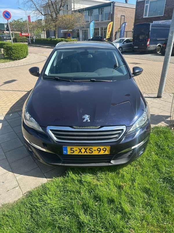 Zwart Gebruikt 2014 Peugeot 308 MPV | € 3.950 - Afbeelding 1/4