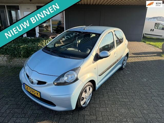 Blauw (metallic) Occasion 2008 Toyota Aygo Hatchback | € 3.250 (Eerlijke prijs) - Afbeelding 1/4