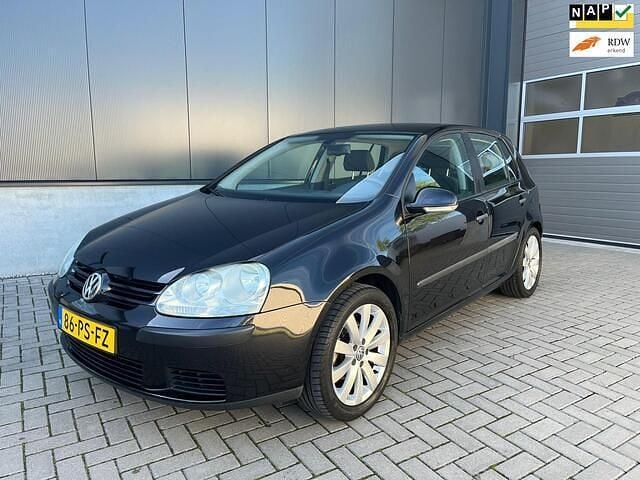Zwart Gebruikt 2004 VW Golf IV Comfortline Hatchback | € 1.999 (Iets duurder) - Afbeelding 1/4
