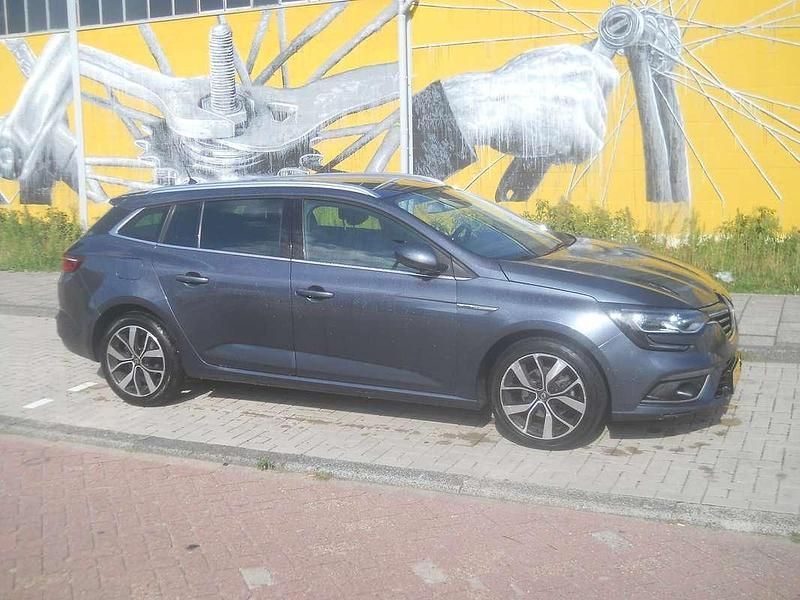 Grijs Occasion 2018 Renault Mégane GrandTour Bose Edition Stationwagen | € 7.500 (Super prijs) - Afbeelding 1/4