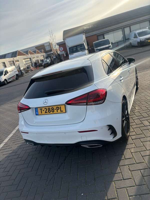 Wit Gebruikt 2019 Mercedes A180 Premium Stationwagen | € 20.900 (Eerlijke prijs) - Afbeelding 1/4