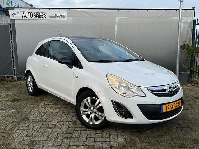 Wit Gebruikt 2012 Opel Corsa Cosmo Hatchback | € 2.749 (Goede deal) - Afbeelding 1/4