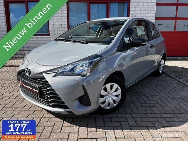 Grijs Gebruikt 2018 Toyota Yaris Hatchback | € 10.750 (Eerlijke prijs) - Afbeelding 1/4