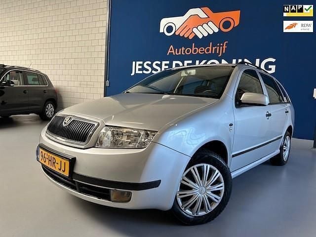 Grijs Gebruikt 2001 Skoda Fabia Elegance Stationwagen | € 1.950 (Iets duurder) - Afbeelding 1/4