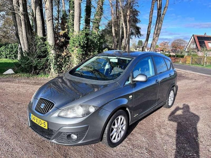 Grijs Occasion 2012 Seat Altea XL Copa MPV | € 2.250 (Goede deal) - Afbeelding 1/4