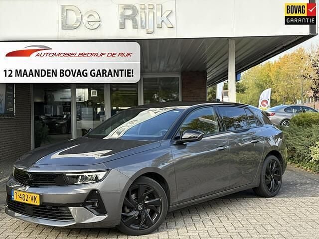 Grijs Gebruikt 2022 Opel Astra GS Line Hatchback | € 22.795 (Eerlijke prijs) - Afbeelding 1/4