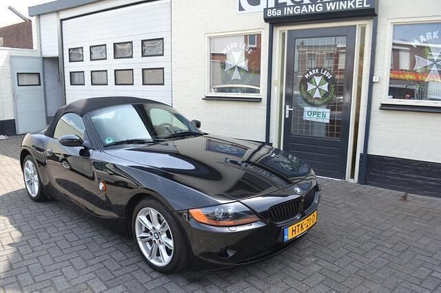 Zwart Gebruikt 2004 BMW Z4 Cabriolet | € 11.950 (Eerlijke prijs) - Afbeelding 1/4