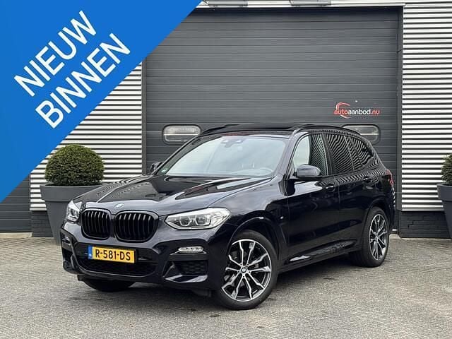 Zwart Gebruikt 2018 BMW X3 Executive SUV | € 24.900 (Eerlijke prijs) - Afbeelding 1/4