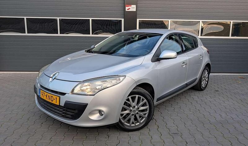 Occasion Renault Mégane III Dynamique 110 PK (80 kW) 2010 Grijs (metallic) Hatchback