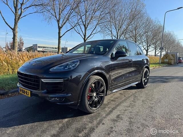 Zwart Gebruikt 2016 Porsche Cayenne SUV | € 44.500 (Goede deal) - Afbeelding 1/4