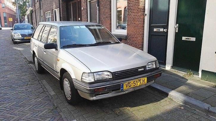 Gebruikt 1989 Mazda 323 | € 600 - Afbeelding 1/4
