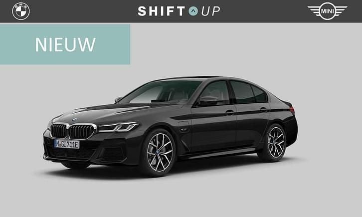 Zwart Gebruikt 2023 BMW 530e M Sport Sedan | € 41.940 (Goede deal) - Afbeelding 1/3