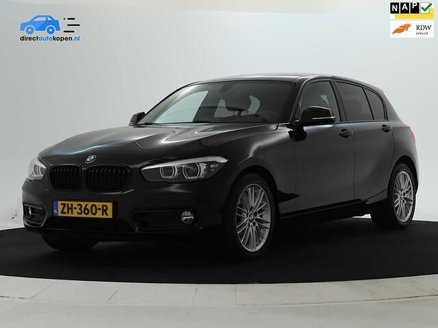 Zwart Gebruikt 2019 BMW 118 Executive Hatchback | € 18.245 (Goede deal) - Afbeelding 1/4